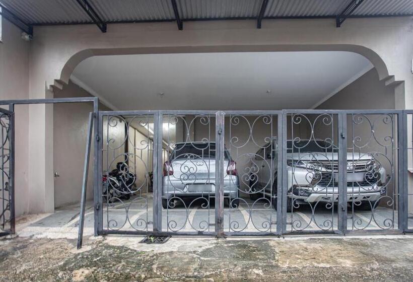 هتل Oyo 93477 Almahyra Guest House Syariah