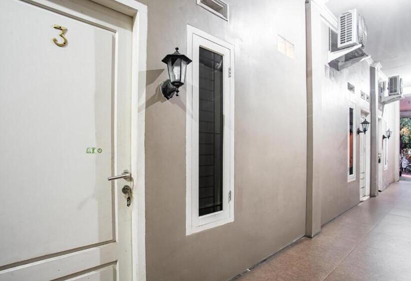 هتل Oyo 93477 Almahyra Guest House Syariah