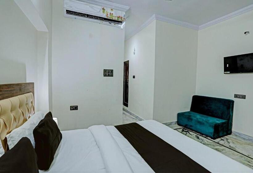 فندق Oyo The Adiitya Inn