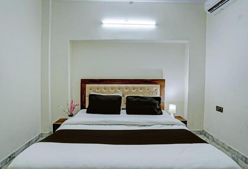 فندق Oyo The Adiitya Inn