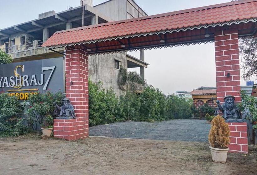 ホテル Yashraj Resorts