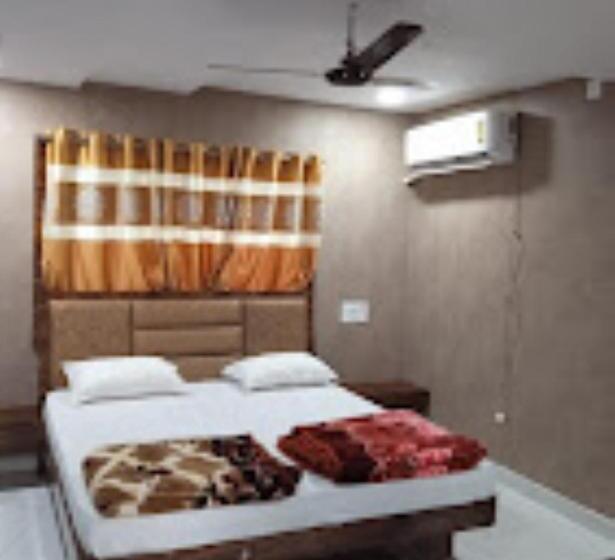 Отель Panchanan Junagrh