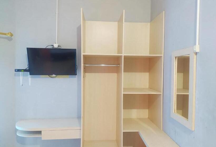 בית מלון כפרי Reddoorz At Deamartaloka Colomadu Solo