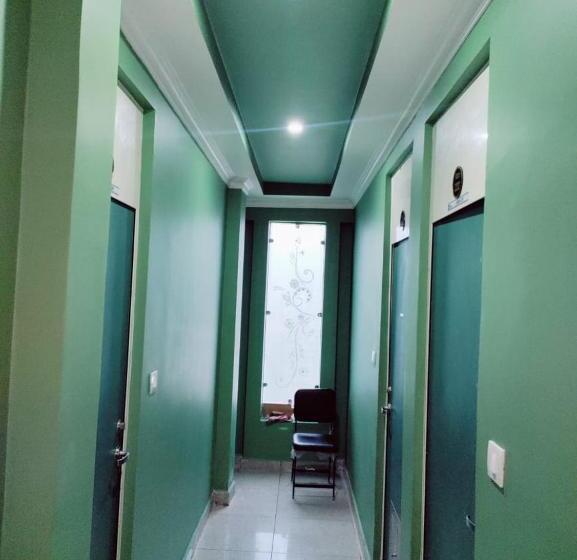 فندق Silver Spoon And Restaurant Bhadra