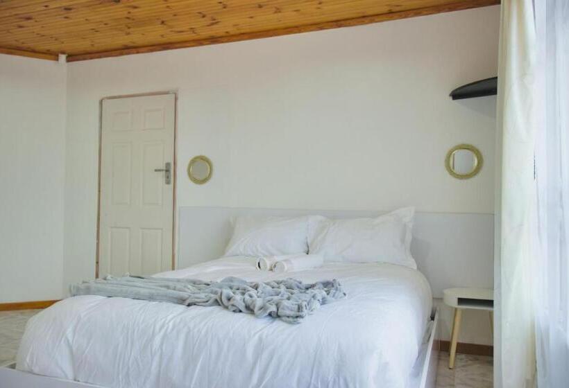 بنسيون Lake Acres Guest House