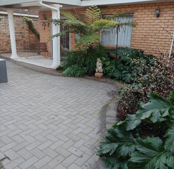 مبيت وإفطار Aquadel Accommodation