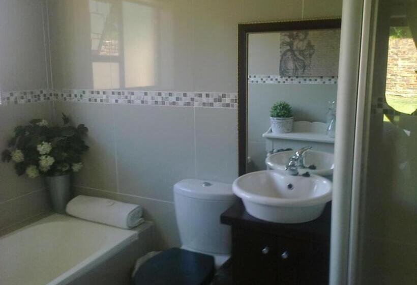 مبيت وإفطار Aquadel Accommodation
