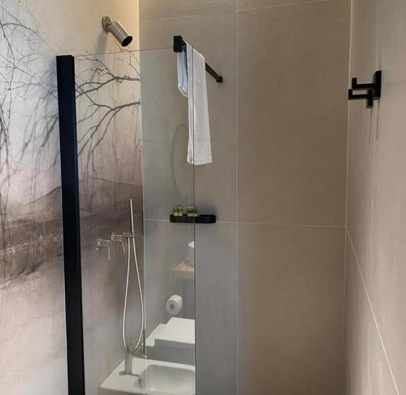 تختخواب و صبحانه Comàr Suite