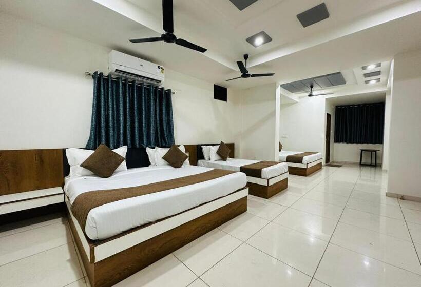 酒店 Dwarika Inn By Mantram Hospitality