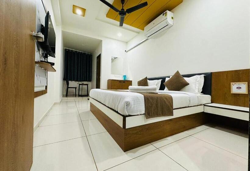 酒店 Dwarika Inn By Mantram Hospitality