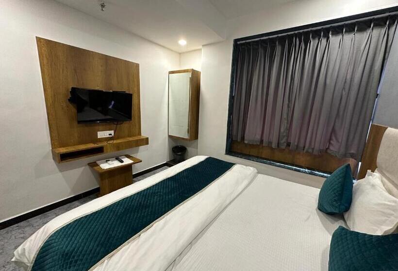 Отель Secure Inn Kadodara Road