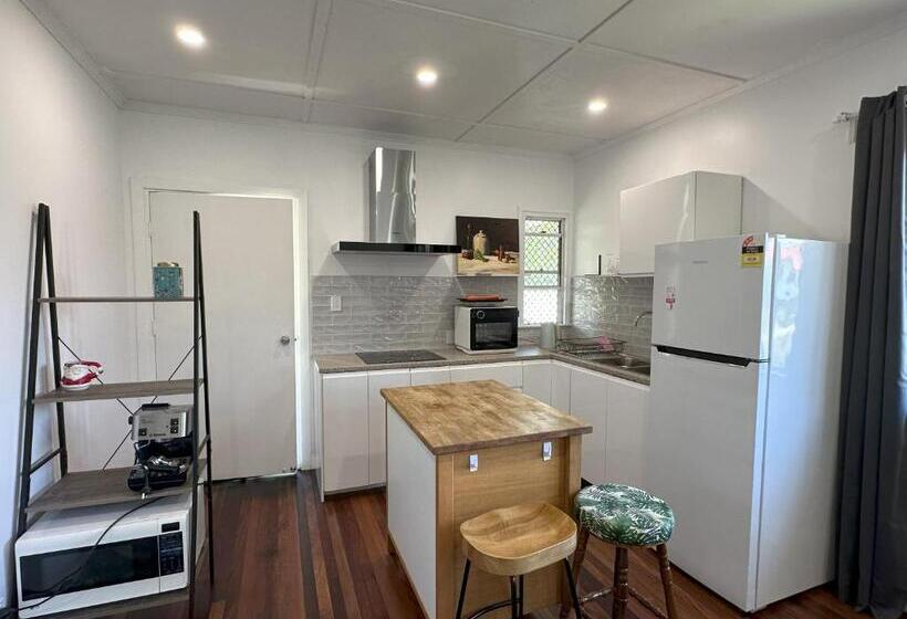 پانسیون Zen Escape Guest House  Hidden Little Gem, Funky Corner, Boutique Granny Flat