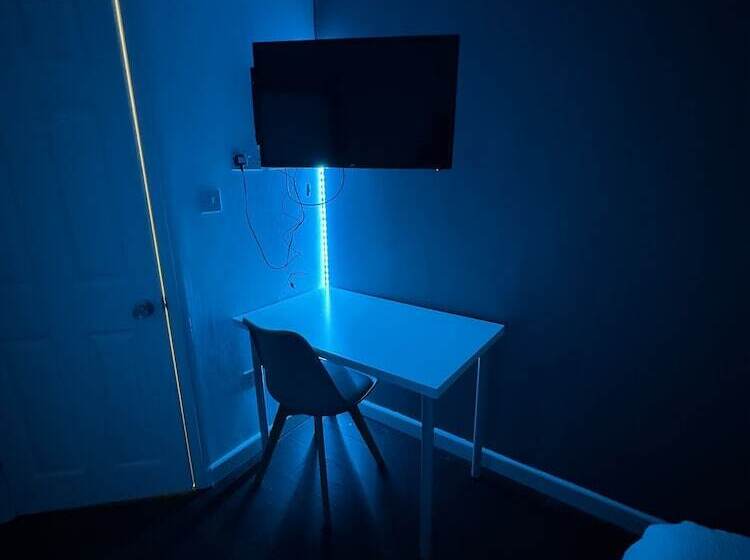 پانسیون Large Ensuite In West Midlands