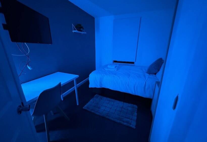 پانسیون Large Ensuite In West Midlands