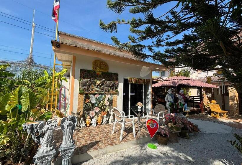 ペンション The Stone Guest House