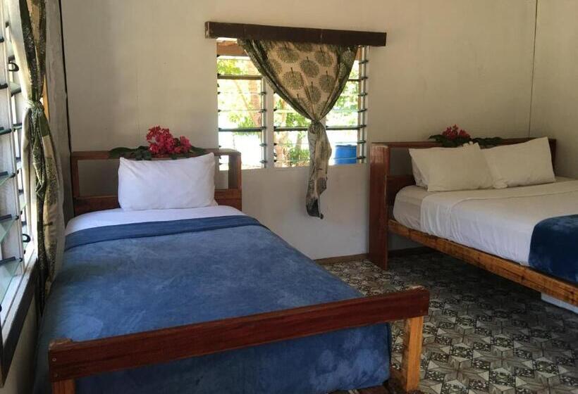 استراحتگاه Yawekata Eco Still Bluewater Lodge