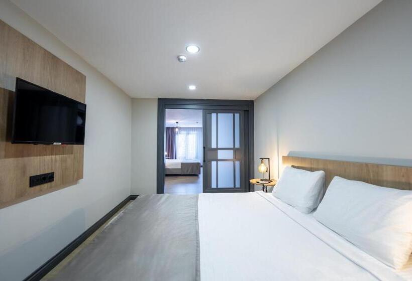 هتل Leli̇ko Suites