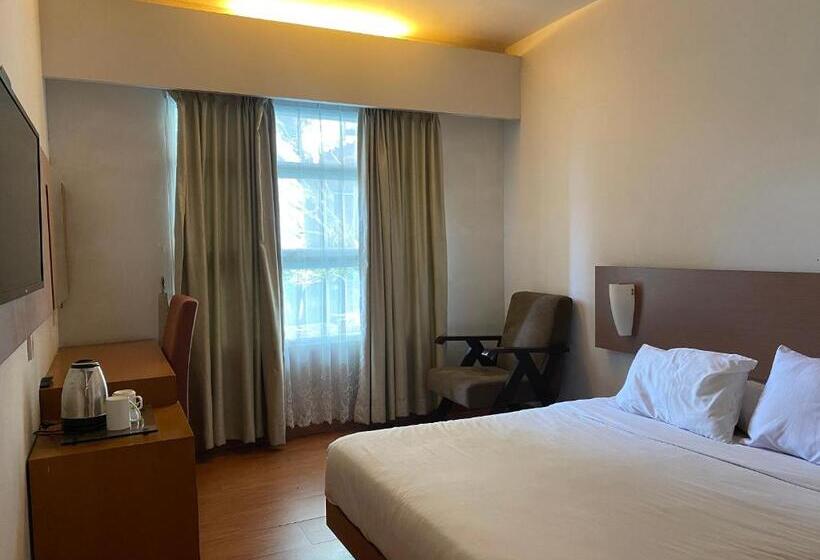 בית מלון כפרי Regato Suites