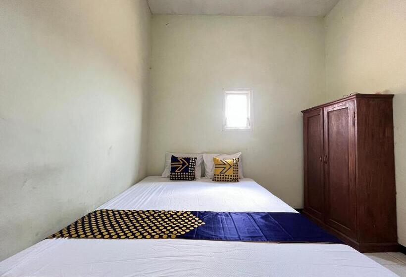 هتل Spot On 93423 Kost Berkah