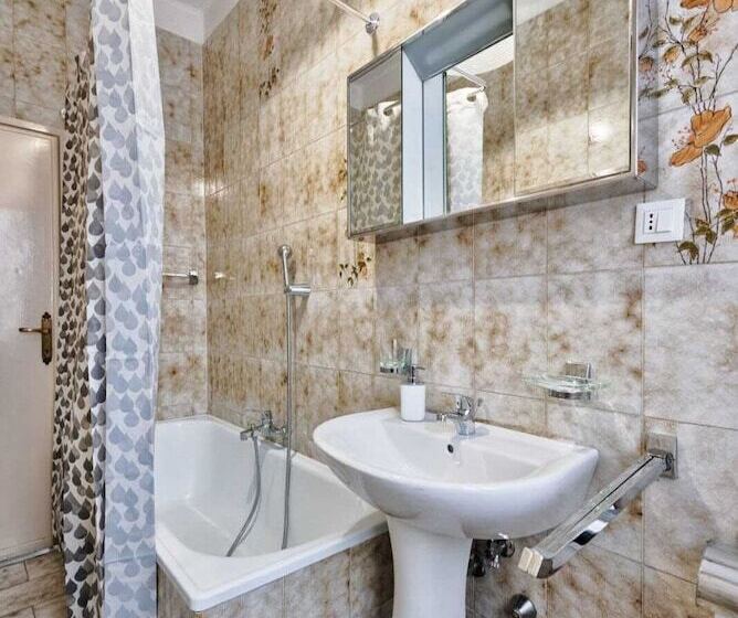پانسیون Santa Marina Venice Apartment