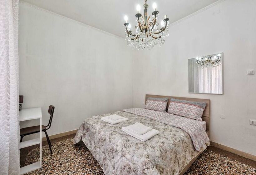 پانسیون Santa Marina Venice Apartment