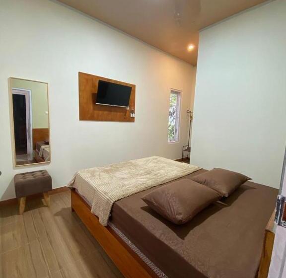 פנסיון Resy Home Syariah Dekat Alun2 Wonosobo