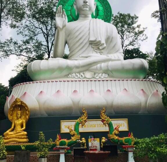 Saensukkho Green Hotel & Resort