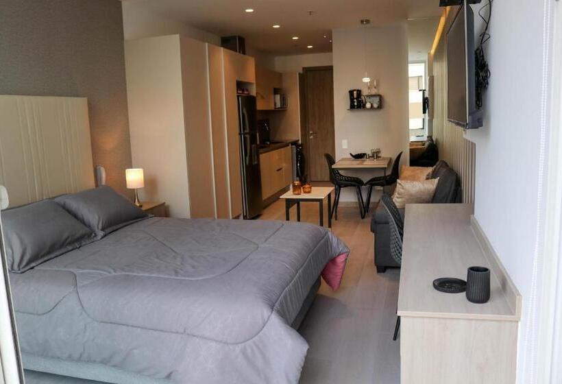 مبيت وإفطار Vatten Studios And Suites By Check In Ec