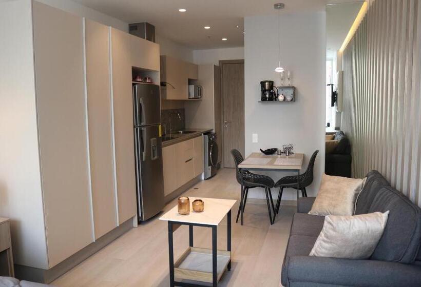 مبيت وإفطار Vatten Studios And Suites By Check In Ec