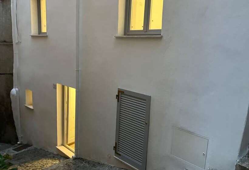 تختخواب و صبحانه Residenza Nel Borgo L Appusentu
