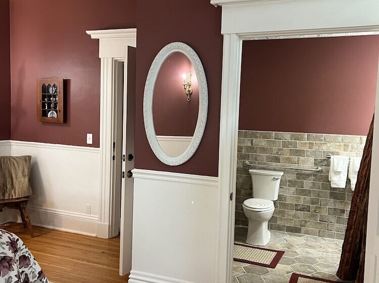 Century Elms Bed And Breakfast