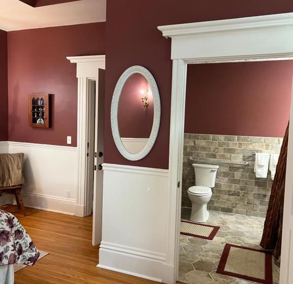 Century Elms Bed And Breakfast