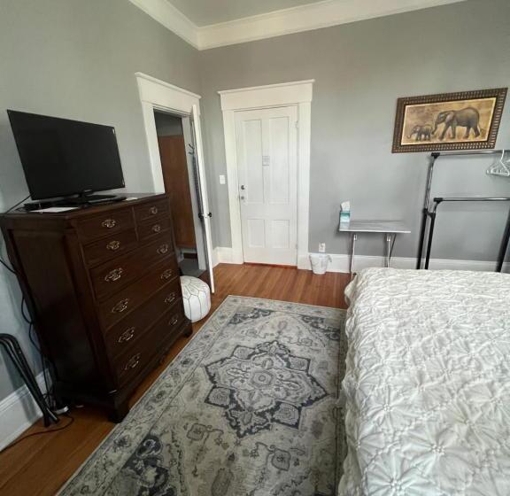 Century Elms Bed And Breakfast