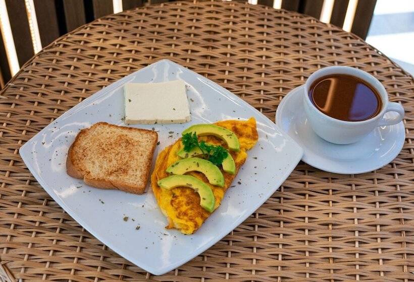 هتل Balmoral Plaza