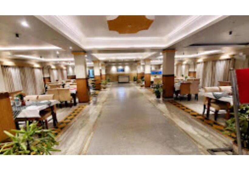 ホテル Shri Ram International Varanasi