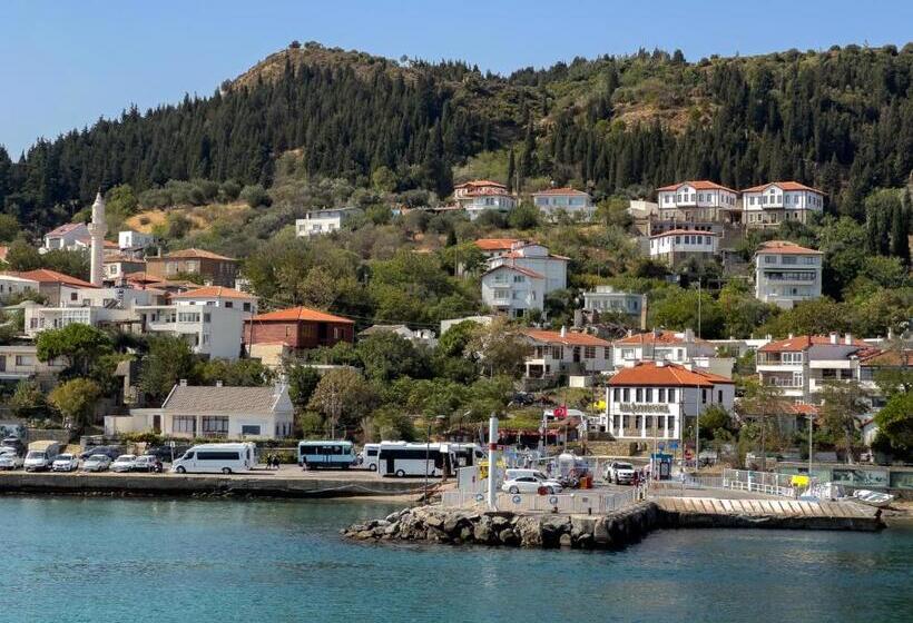 İli̇a Buti̇k Otel