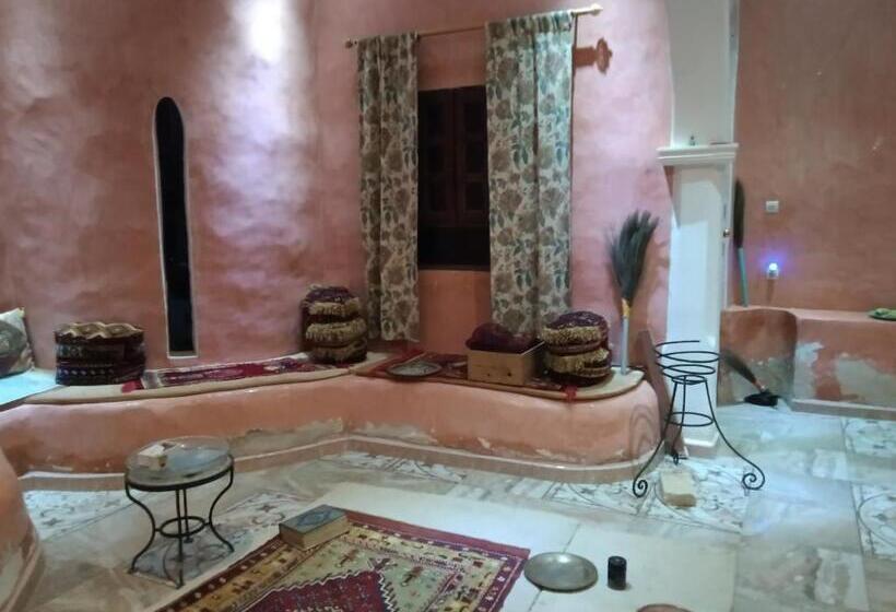 33 0asis Riad Resort