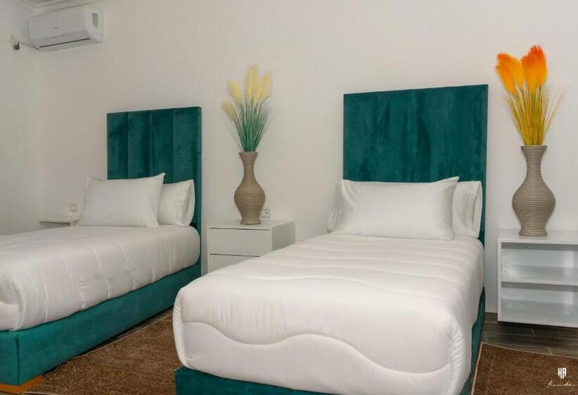 تختخواب و صبحانه Dar Blanca