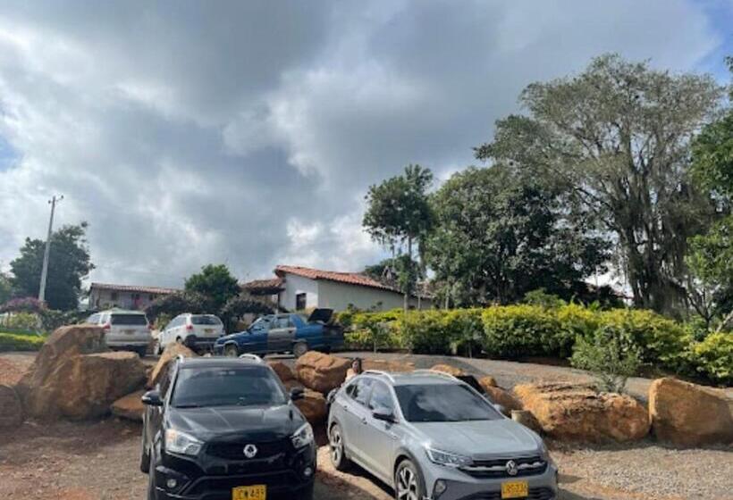 هتل Hospedaje Casa Grande Arbolito