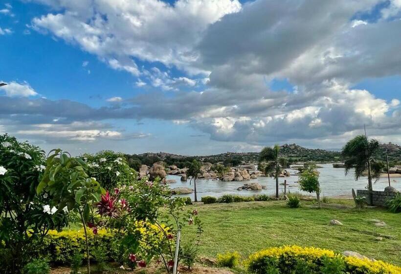 酒店 Leo Woods Hampi River View