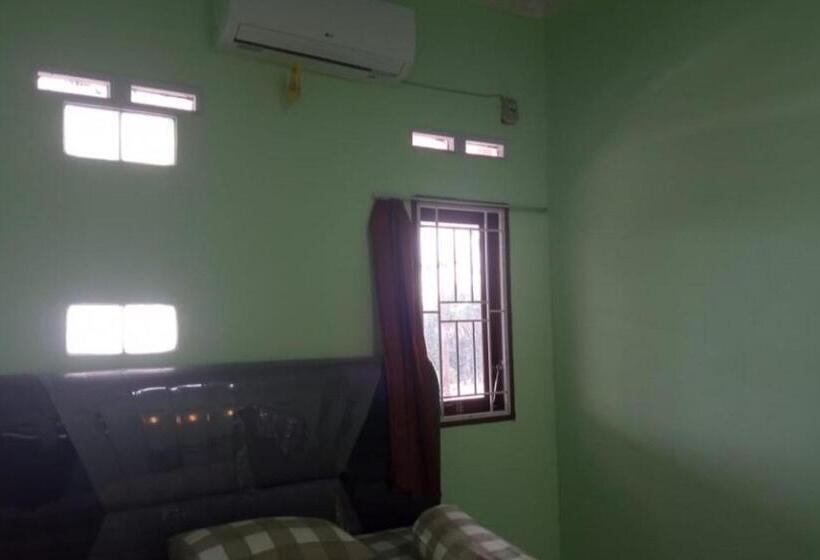 هتل Oyo 93457 White House Syariah