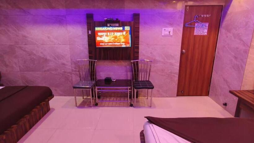 Отель Solstay Inn Residency