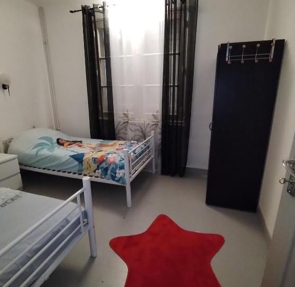 펜션 Chambre Privée Cousine Commune