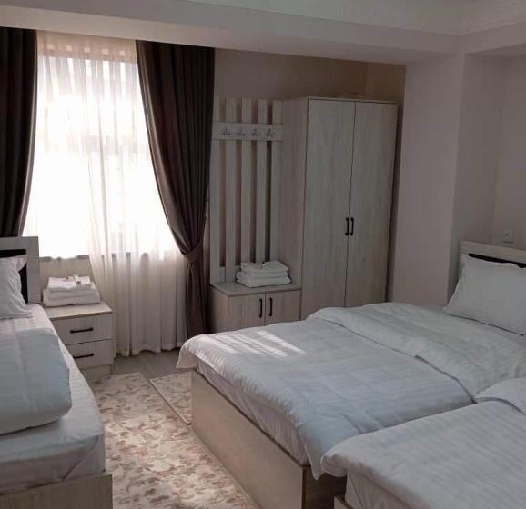 بنسيون Daniyar Guest House