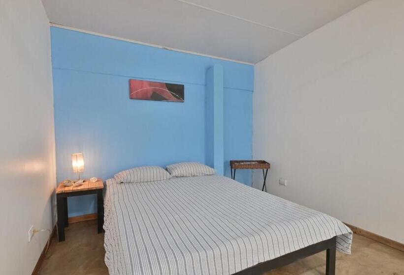 پانسیون Hostel Real