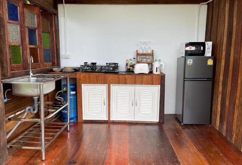 リゾートホテル บ้านเล็กในป่าใหญ่ At น่าน Little House In The Forest At Nan