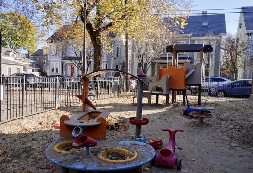 تختخواب و صبحانه Chez Pat In Cambridge