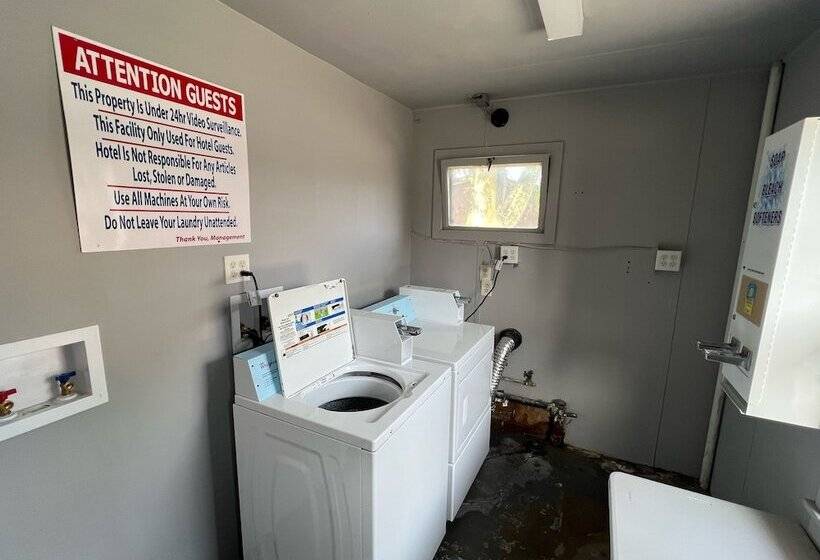 Отель Budget Host Inn