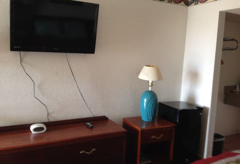 בית מלון כפרי Crown Inn