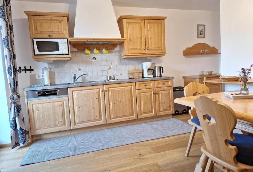 فندق Historischer Bauernhof Schabus